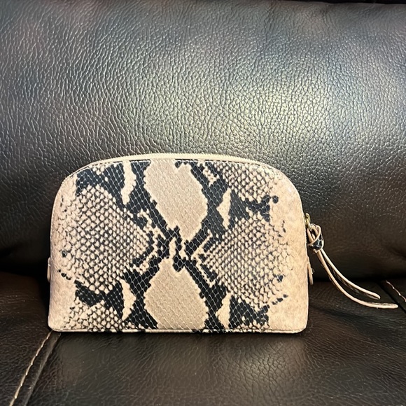 SALE!!! Jimmy Choo Python snakeskin leather logo clutch / pouch bag NEW - Picture 5 of 8